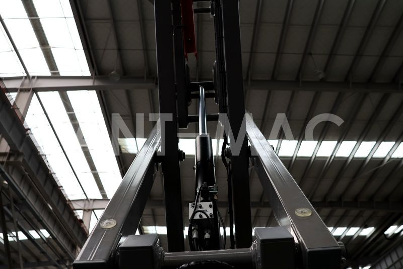 Aerial Lift Guide to Reducing Downtime and Expenses