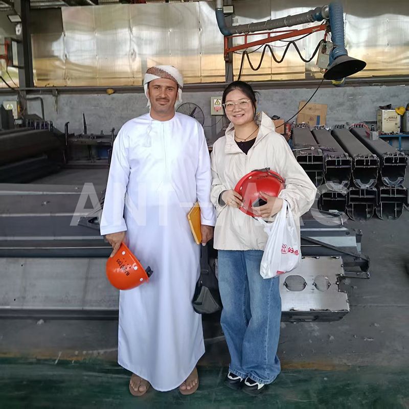 Saudi Customer Inspects 25Meter Aerial Work Platform At The Factory